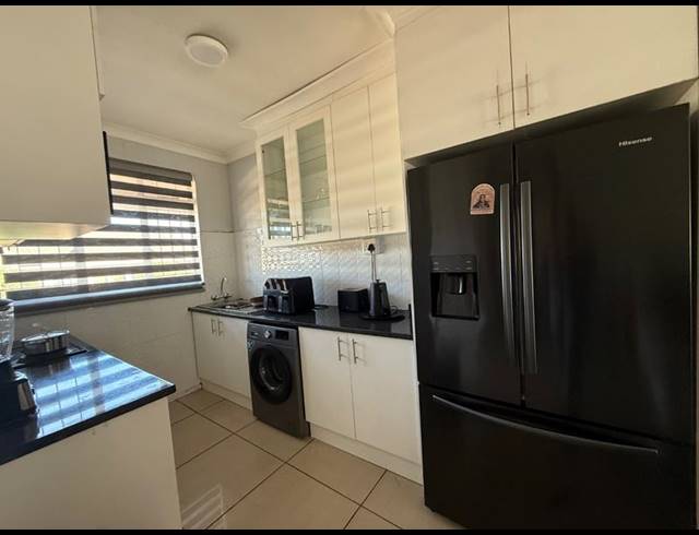 2 BEDROOM APARTMENT FOR SALE IN VANDERBIJLPARK CW 6